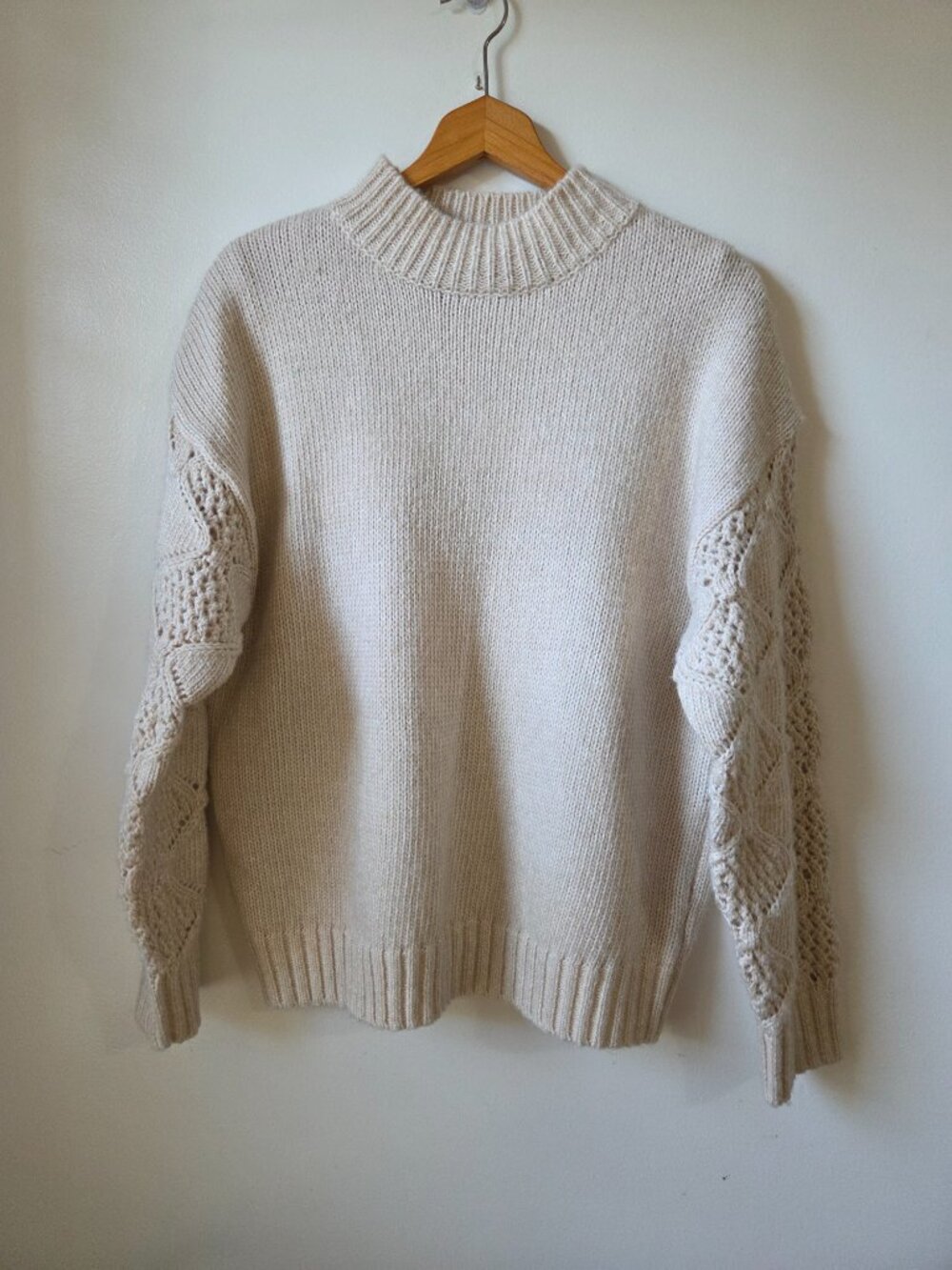 EUC LIKE NEW GRACE + KARMA OATMEAL CROCHET SLEEVES MOCK NECK SWEATER SZ L